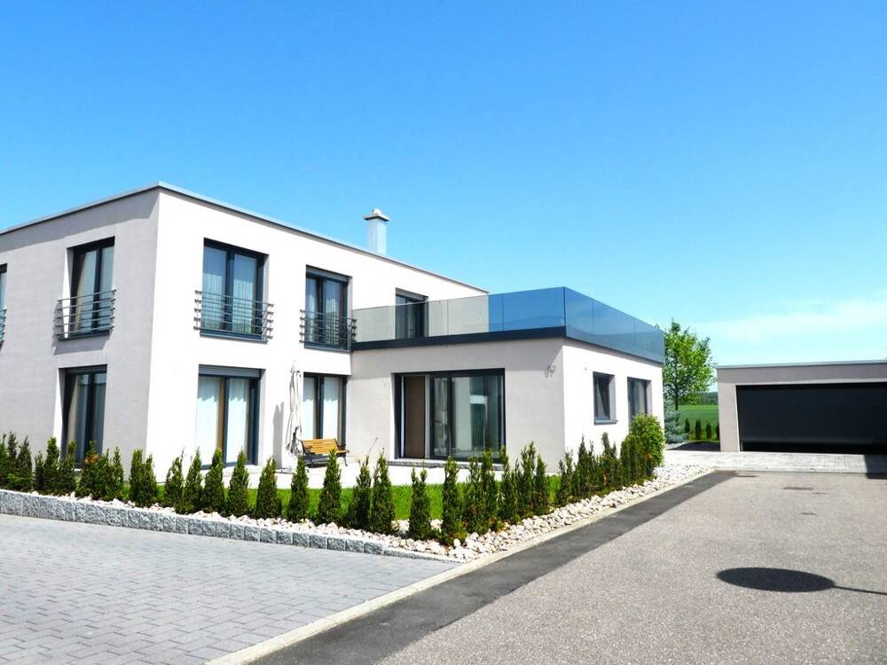 Thumbnail-WOHNTRAUM mit Weitblick am Feld gelegen- Moderne 4,5-Zimmer-Wohn. mit Maxi-Terrasse im 2 Fam.-Haus