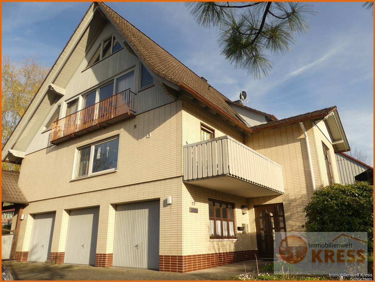 Thumbnail-2 Familienwohnhaus mit 3 Wohneinheiten, 3 Garagenstellplätzen, Balkon & TerrasseWintergarten