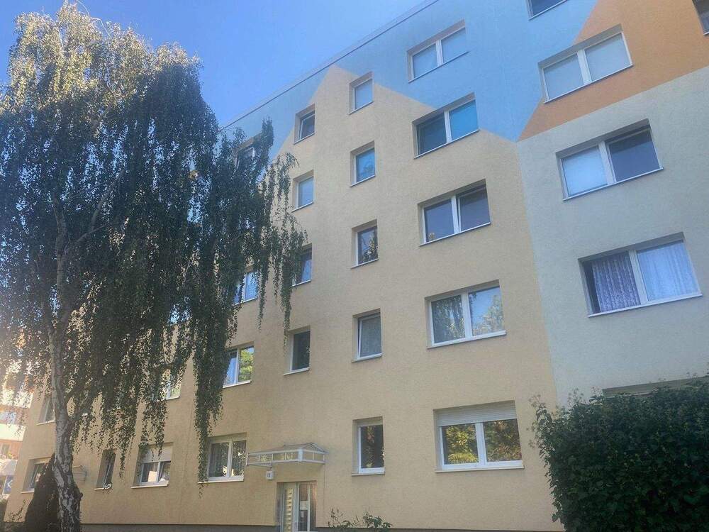 Thumbnail-Modern wohnen am Stadtrand: Renovierte Wohnung mit Loggia im grünen Halle-Neustadt!