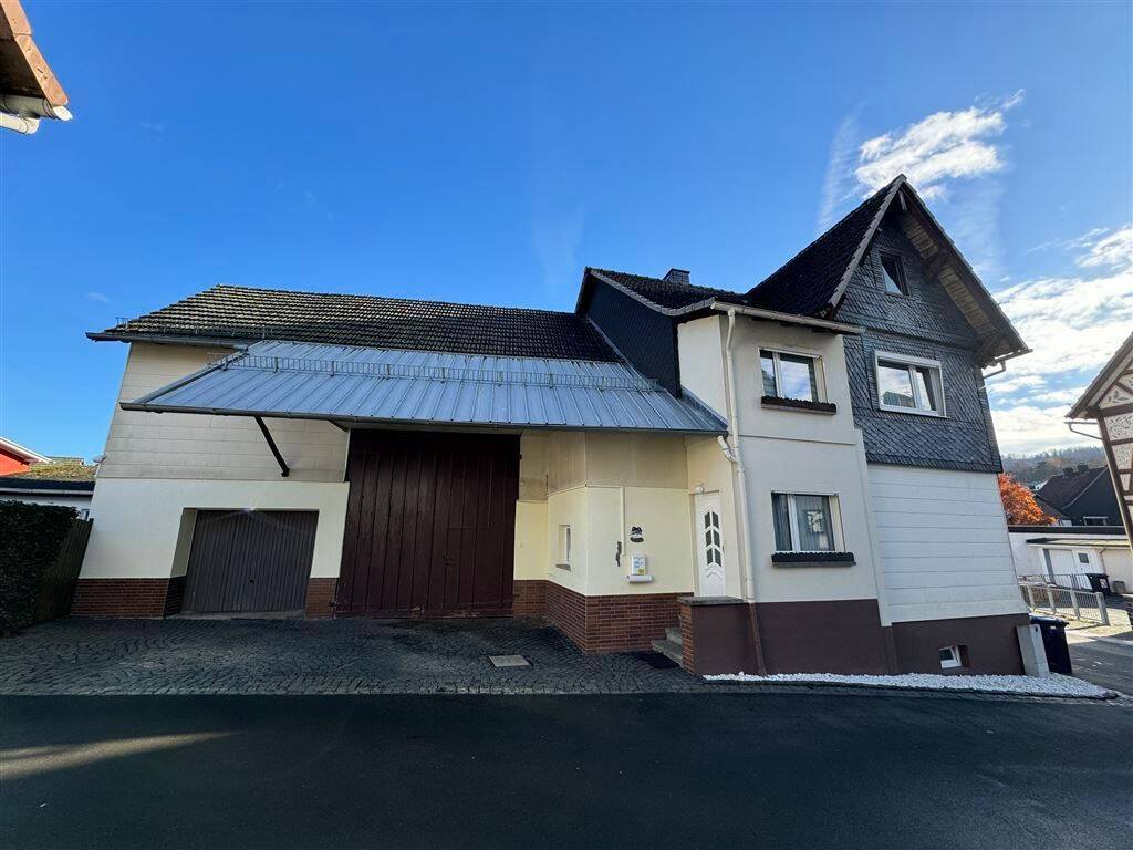 Thumbnail-Gemütlich modernisiertes Einfamilienhaus mit Scheune in Holzhausen!