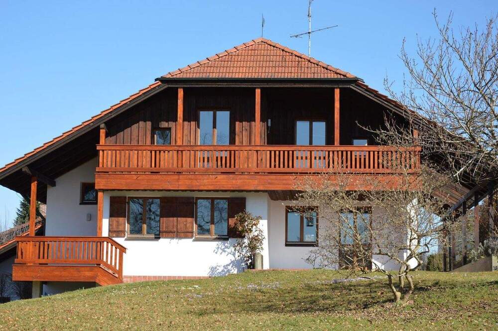 Thumbnail-Solides Einfamilienhaus mit großem Grundstück für Gestalter und Familien