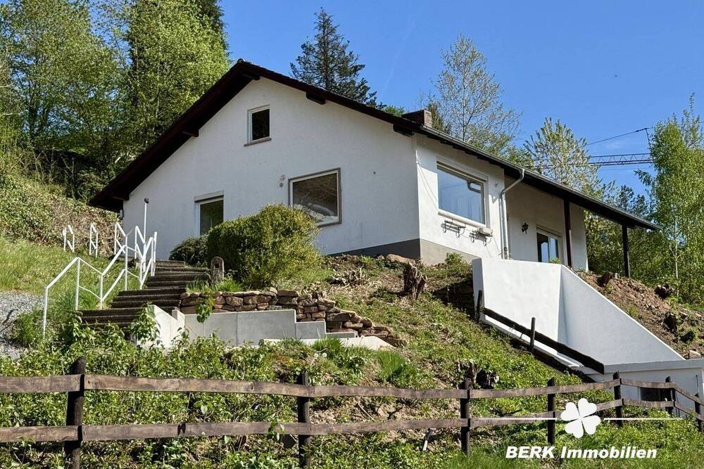 Thumbnail-BERK Immobilien - Charmantes Einfamilienhaus in idyllischer Hanglage von Rothenbuch