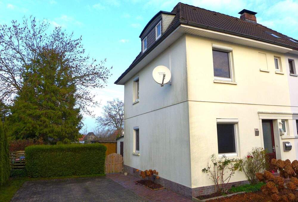 Thumbnail-Modernisierte Doppelhaushälfte mit Garten in guter Wohnlage