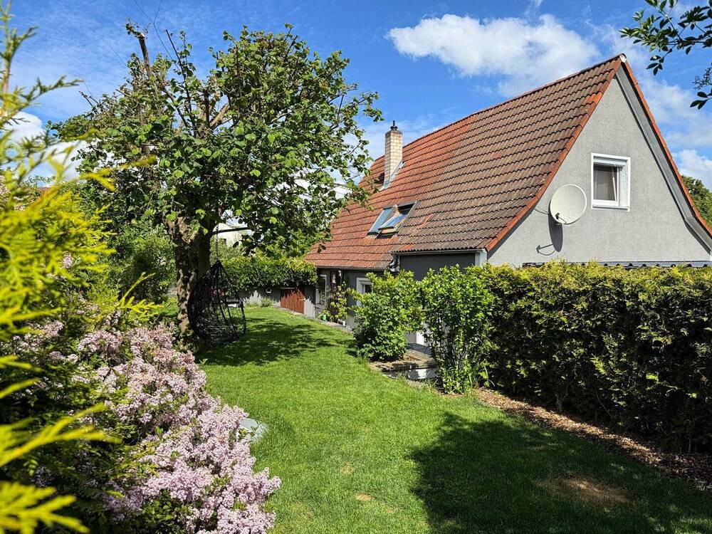 Thumbnail-Gemütliches und energieeffizientes Einfamilienhaus mit Garten, Einbauküche und Carport