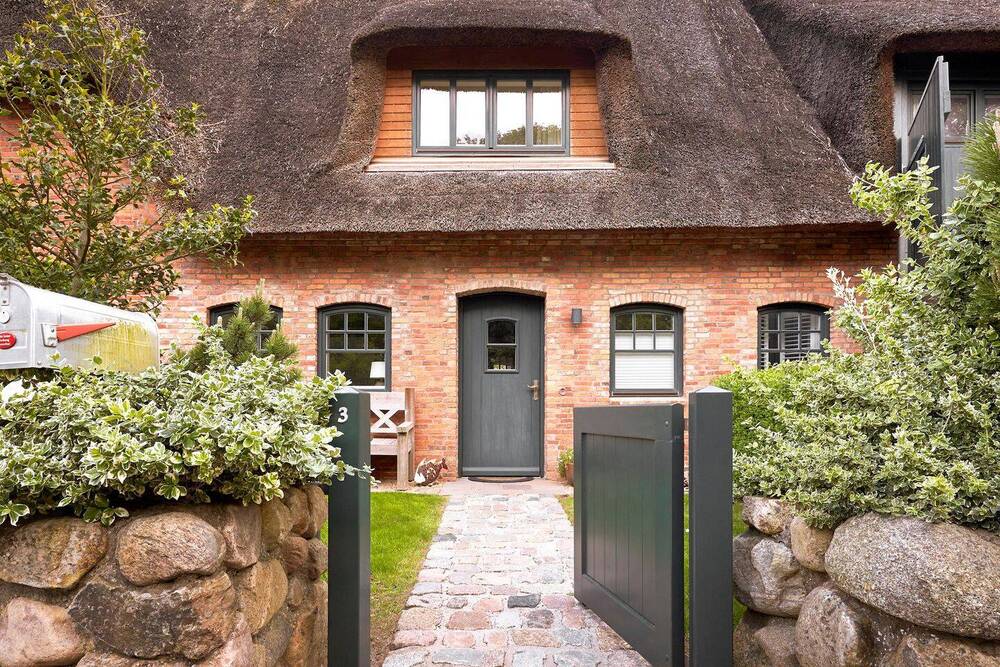 Thumbnail-Exklusives Mittelhaus unter Reet - mit eigenem Garten und als Ferienwohnung genehmigt