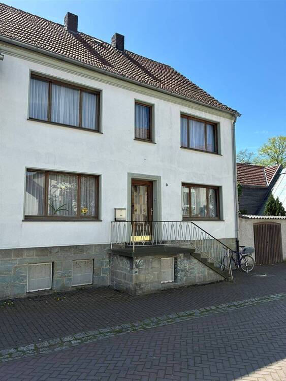 Thumbnail-Haus zum Sanieren in bester Lage plus Grundstück für Ihre Ideen
