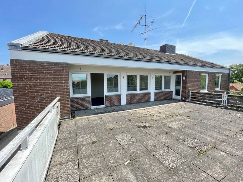 Terrasse und Haus