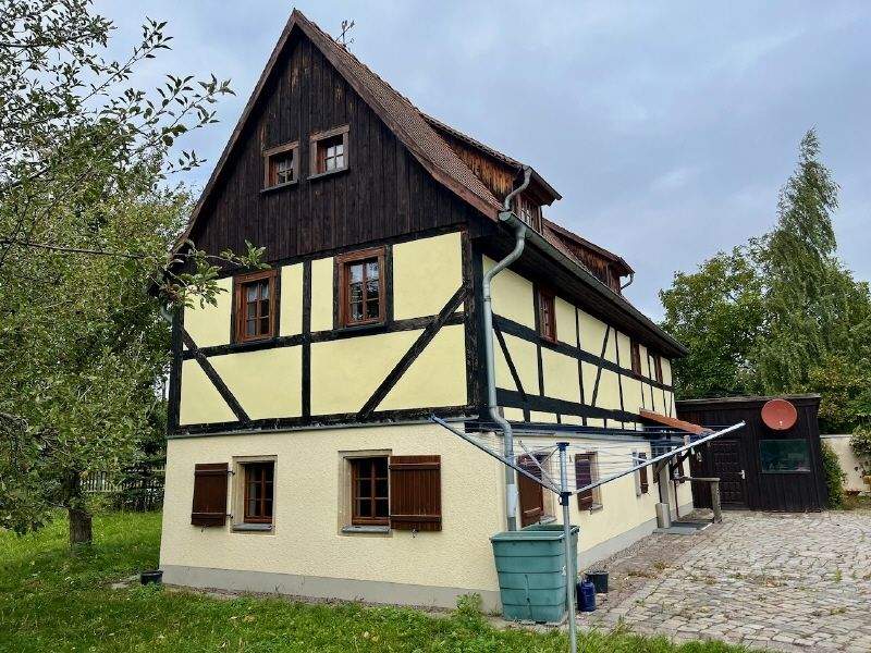 Thumbnail-Möbliertes Haus an der A 4 und A 17 ... zur Unterbringung von Mitarbeitern!