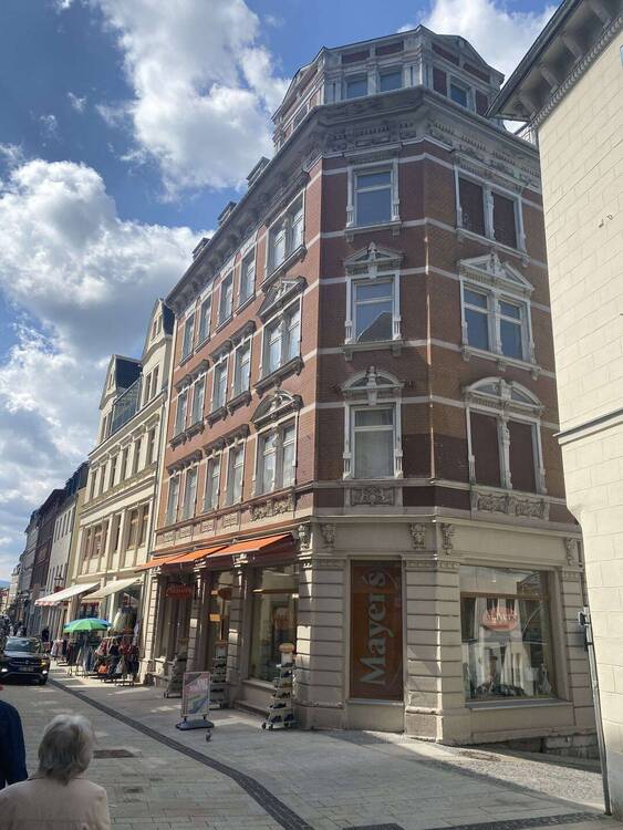 Thumbnail-Sanierungsobjekt - Wohn- und Geschäftshaus in 1A - Lage (Laden saniert und vermietet)