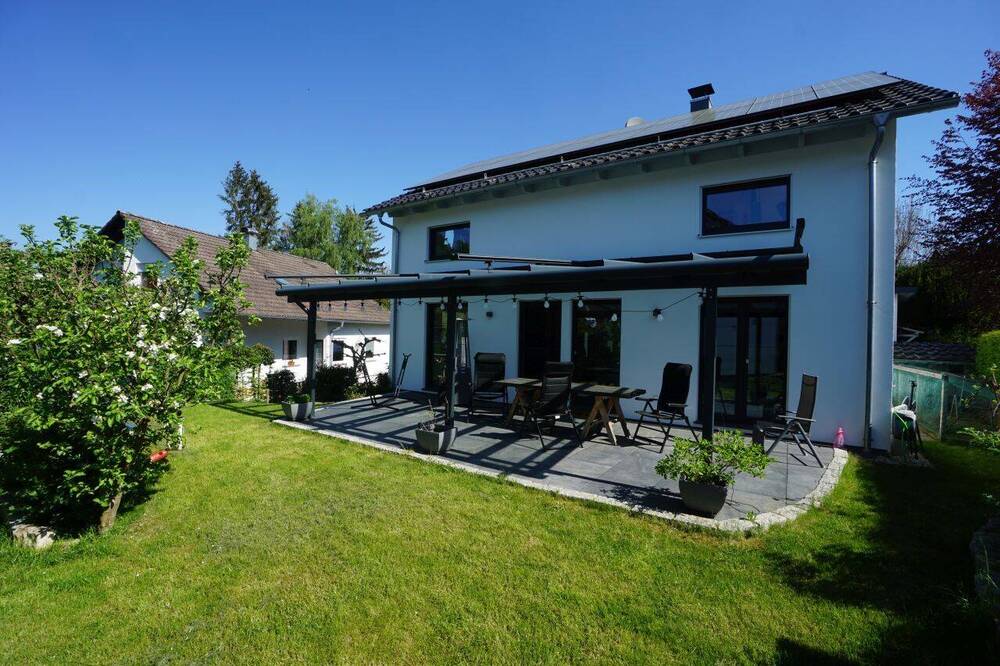 Thumbnail-Neuwertiges, geräumiges Einfamilienhaus mit schönem Garten, Doppelgarage und Pkw-Stellplatz