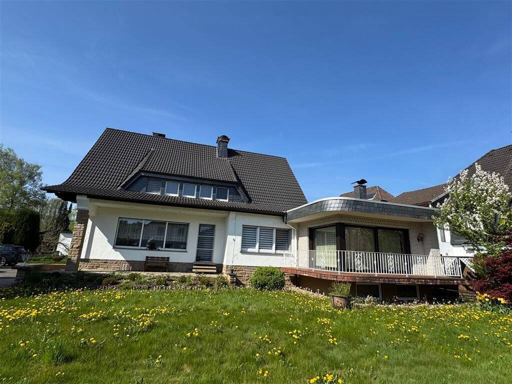 Thumbnail-Großes Einfamilienhaus und großer Garten in Finnentrop-Fretter!