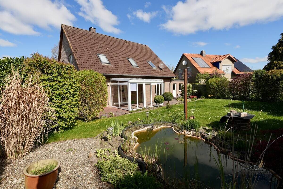 Thumbnail-Sehr gepflegtes Einfamilienhaus in ruhiger Spielstraße mit großem Garten, Kamin & Ostseenähe