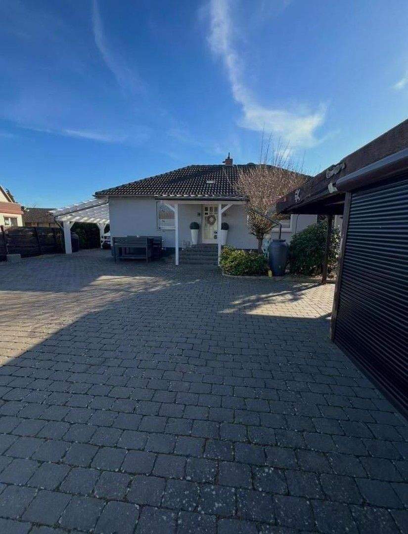 Thumbnail-gepflegter Familienbugalow mit 6,5 Zimmern und Pool in der Wedemark