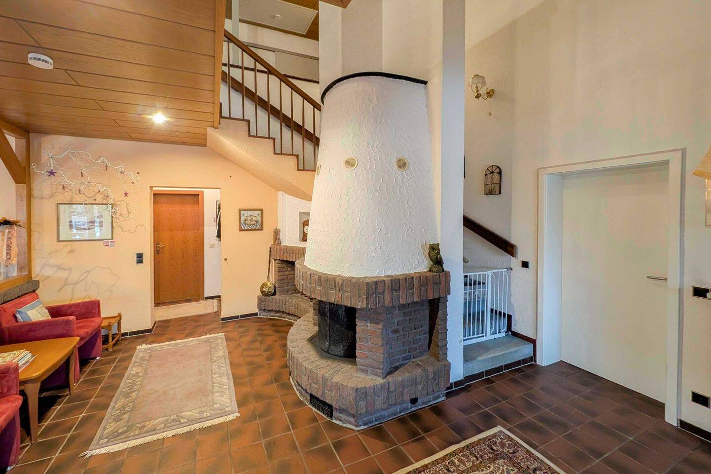 Thumbnail-Harmonisches Einfamilienhaus mit großzügigem Wohnraum und Einliegerwohnung