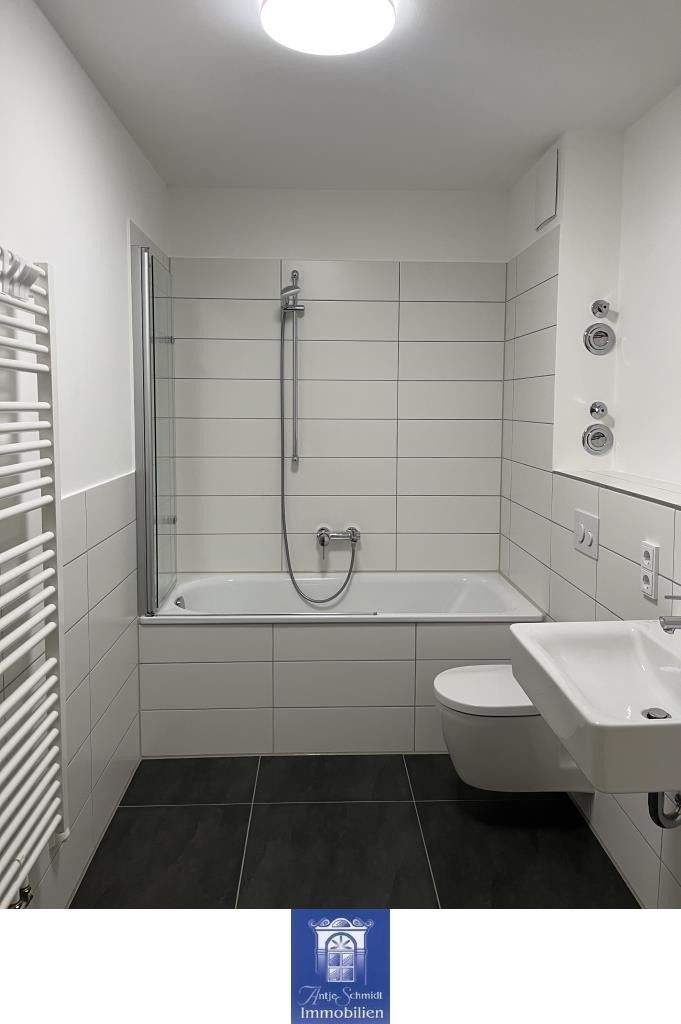 Thumbnail-Exklusive Wohnung mit Balkon, exklusivem Bad, Gäste-WC und moderner EBK!