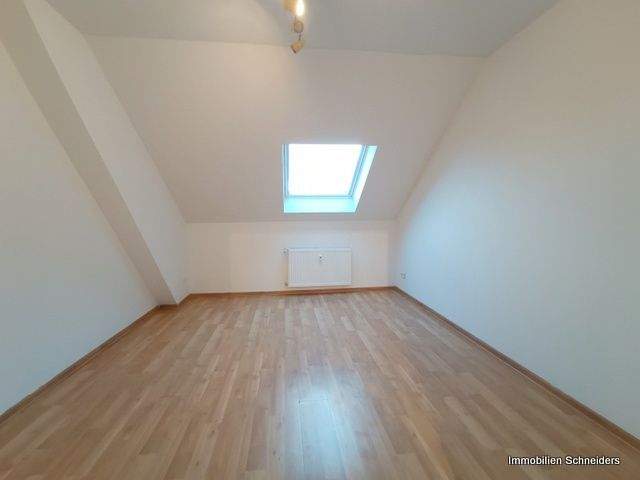 Thumbnail-Mönchengladbach, Grevenbroicher Straße 48 - Gemütliches Single-Apartment im Dachgeschoss ab Juli zu mieten !!