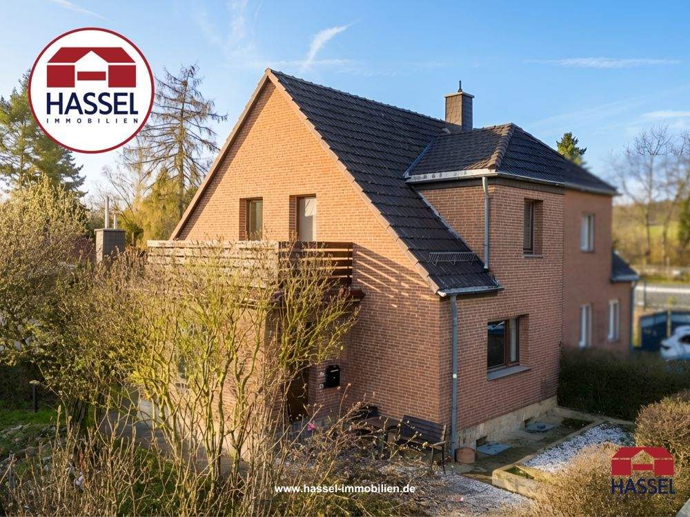 Thumbnail-Doppelhaushälfte mit Anbau, Wintergarten und idyllischem Garten - zum Wohlfühlen