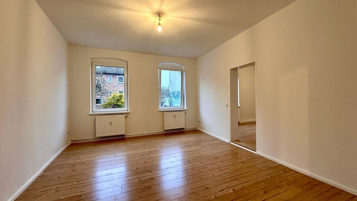 Thumbnail-Helle 3-Zimmer-Wohnung mit Einbauküche in Kiel-Gaarden - frisch renoviert