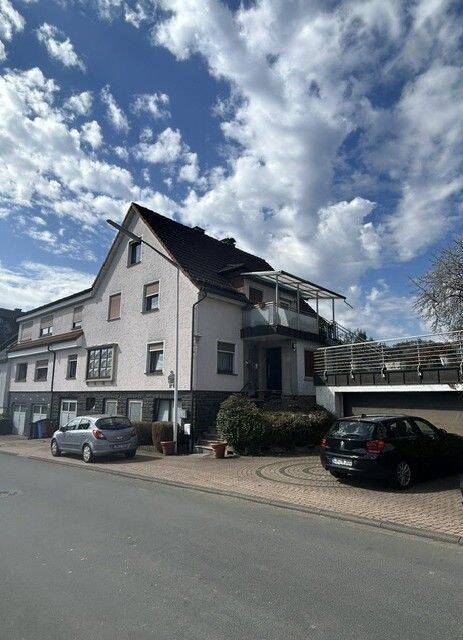 Thumbnail-2- FH mit 4 Garagen, 2 Terrassen, Balkon und schönem Garten in Haiger-Allendorf gelegen