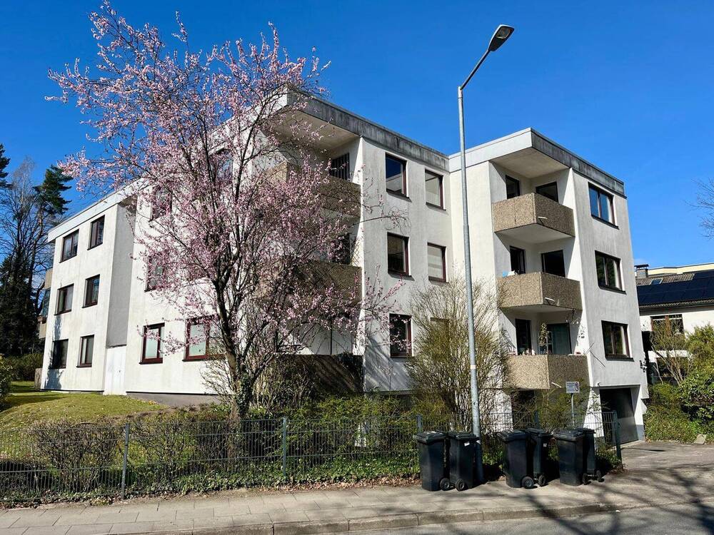 Thumbnail-Etagenwohnung mit zwei Balkonen und großzügigen Räumen
