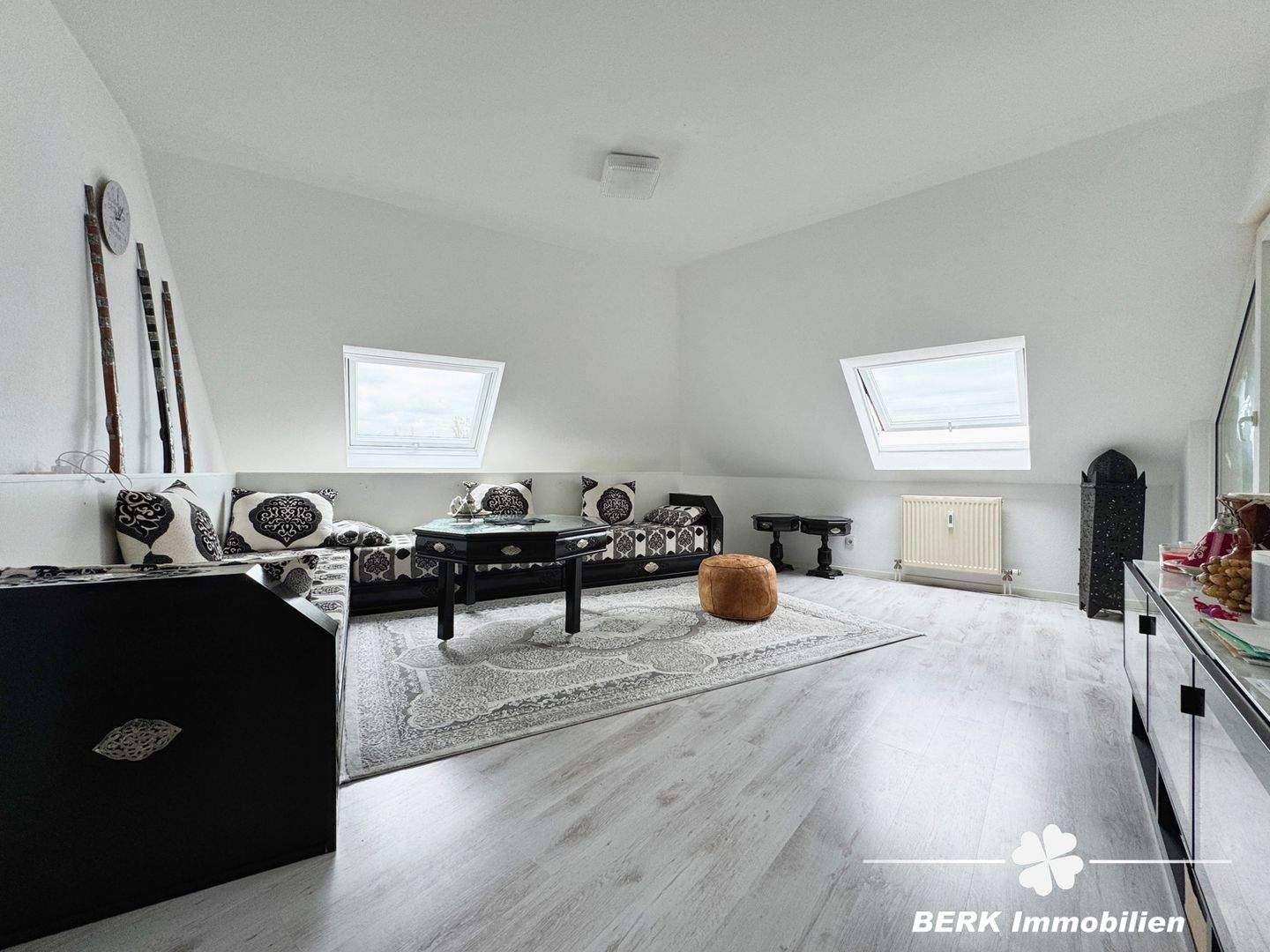 Thumbnail-BERK Immobilien - 2-Zimmer-Wohnung mit Wintergarten in zentraler Lage von Dietzenbach-Steinberg