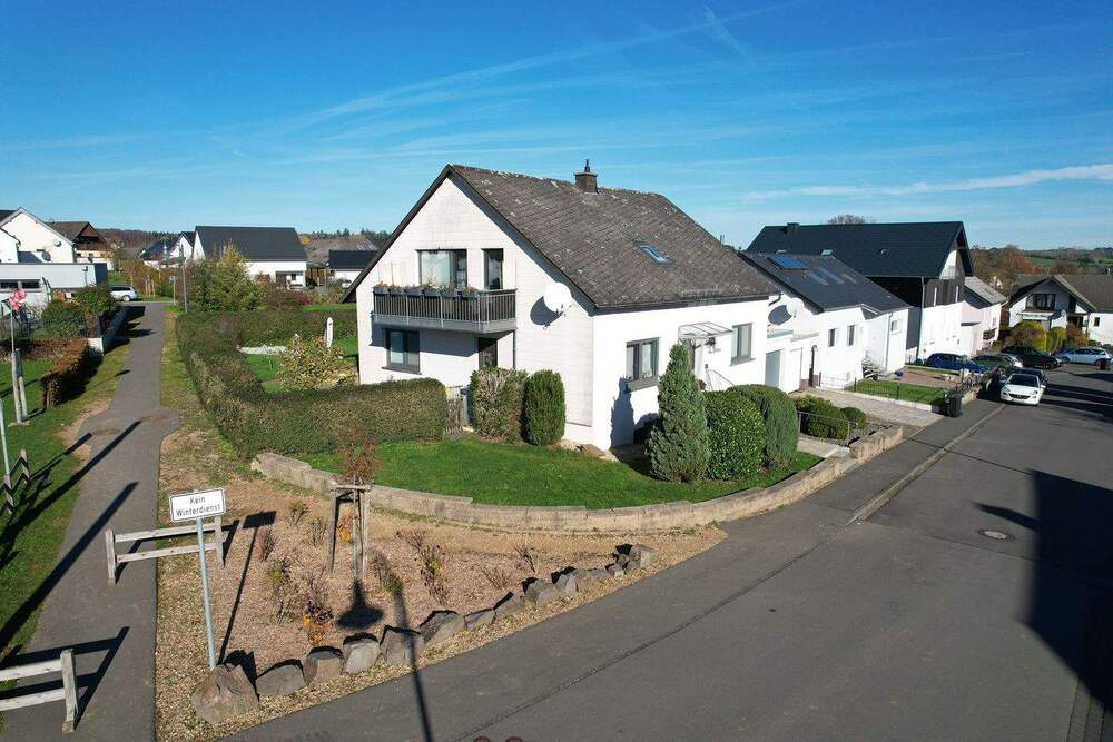 Thumbnail-Gepflegtes Ein- oder Zweifamilienhaus in bevorzugter Wohnlage in Arzfeld.
