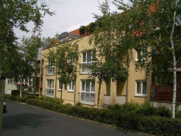 Thumbnail-2-Raumwohnung mit Balkon in ruhiger und grüner Lage - geräumige Zimmer!