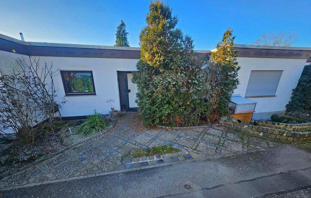 Thumbnail-Charmanter Reihen-Bungalow mit Garten in verkehrsberuhigter und familienfreundlicher Wohnlage