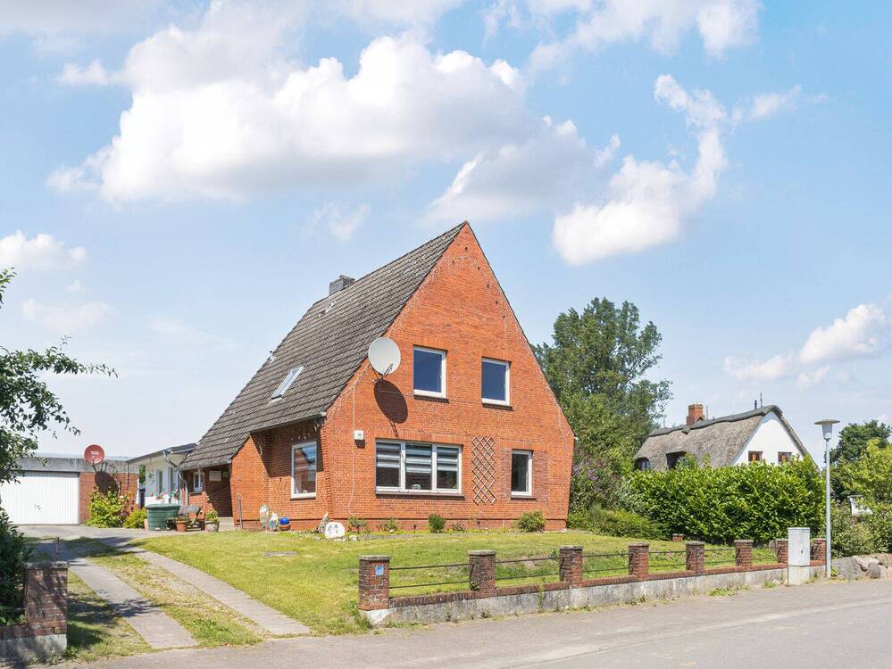 Thumbnail-Viel Platz für alle! Einfamilienhaus mit Einliegerwohnung in idyllischer Feldrandlage