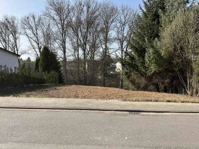 Thumbnail-Baugrundstück in ruhiger Seitenstraße