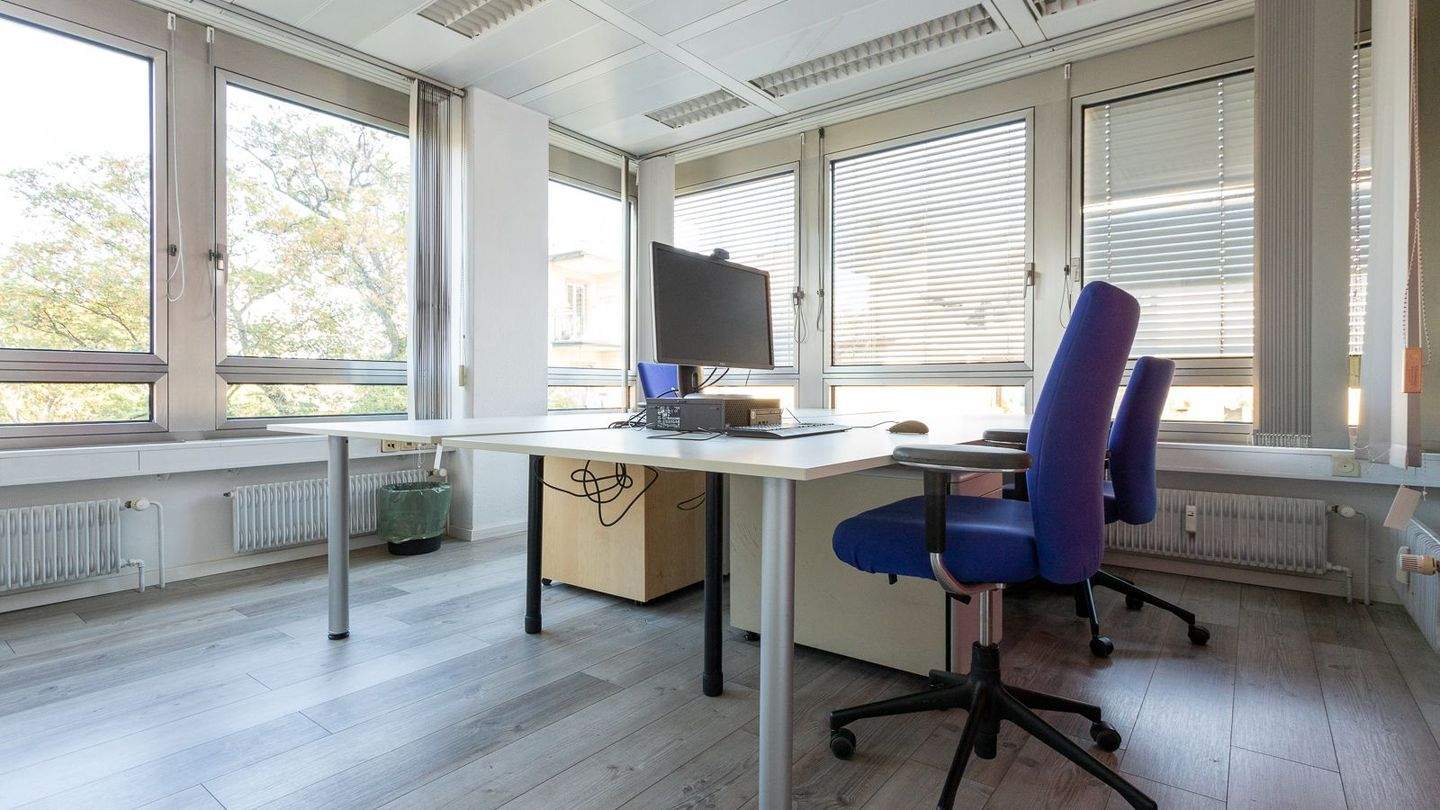 Thumbnail-Helle, zentrale Büroräume mit Skylineblick - flexibel, inkl. Empfang & Küche