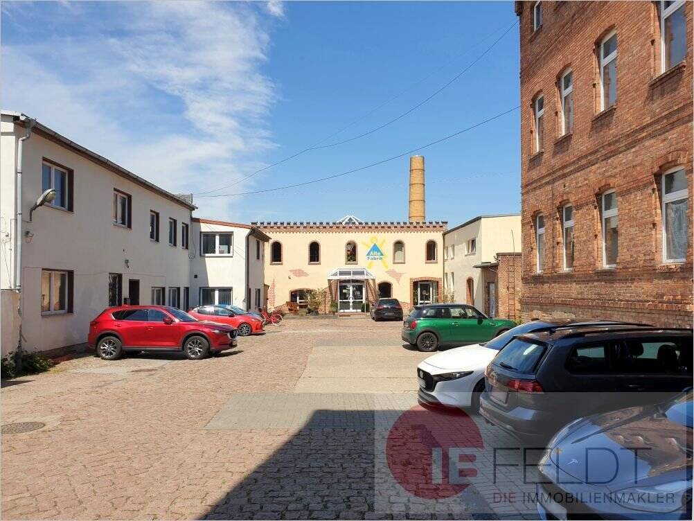 Thumbnail-Entwickler aufgepasst: Teilvermietetes Gebäude-Ensemble mit viel Potenzial für Gewerbe & Wohnen