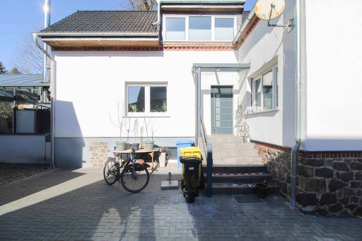 Thumbnail-Gehoben und neuwertig: 7-Zi.-EFH mit Garten in Burgstall