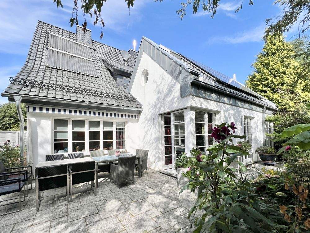 Thumbnail-Modernes Einfamilienhaus mit Gartenidylle und nachhaltiger Energietechnik in Bad Meinberg