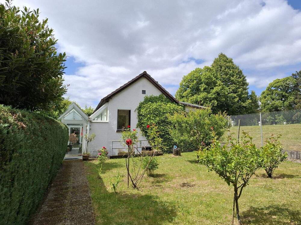 Thumbnail-Seltene Gelegenheit: Stadthaus mit großem Garten oder Grundstück zur Neubebauung. Willkommen in Wiesbaden-Nordost!