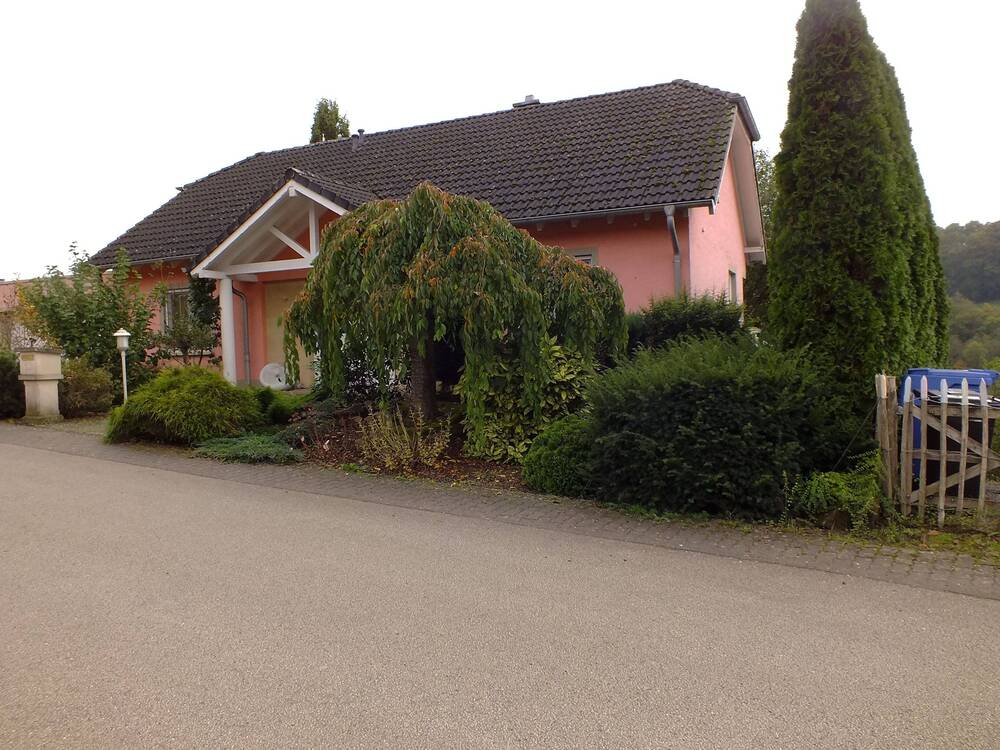 Thumbnail-Großzügiges Einfamilienwohnhaus mit besonderem Flair