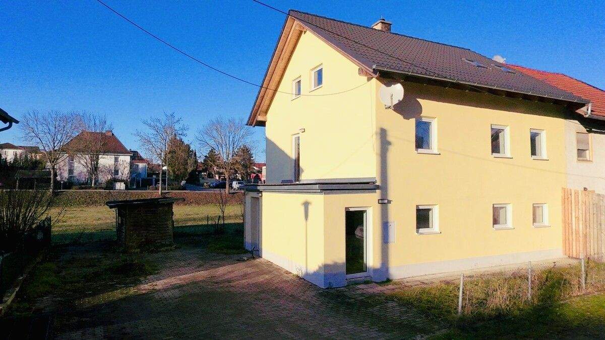 Thumbnail-Modern sanierte Doppelhaushälfte - Wohnkomfort auf drei Ebenen