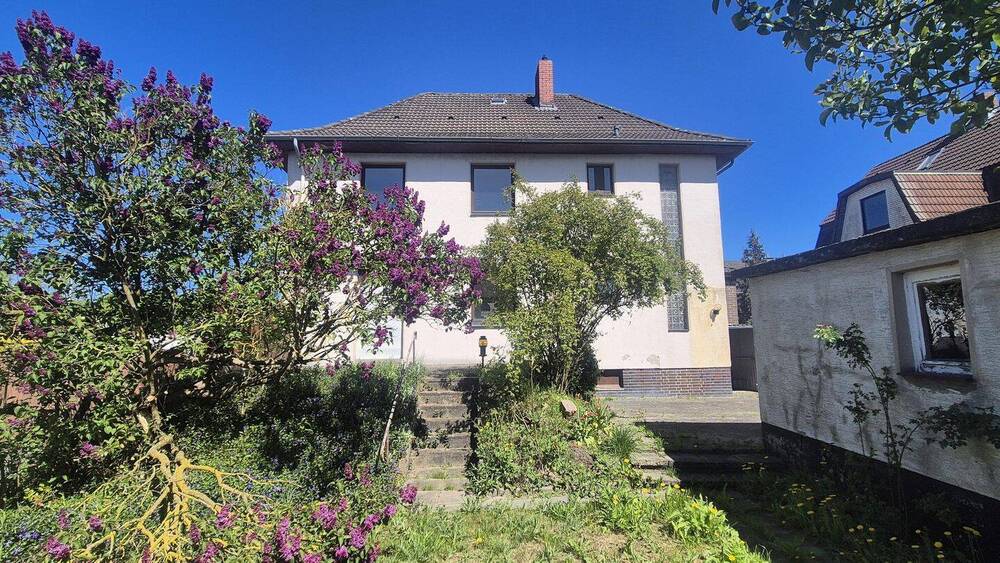 Thumbnail-Zweifamilienhaus mit Ausbaupotential in Ahlten!