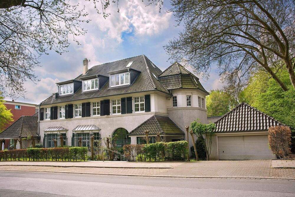 Thumbnail-Exklusive 218 qm Altbauwohnung mit großer Dachterrasse und Wintergarten - renoviert - provisionsfrei