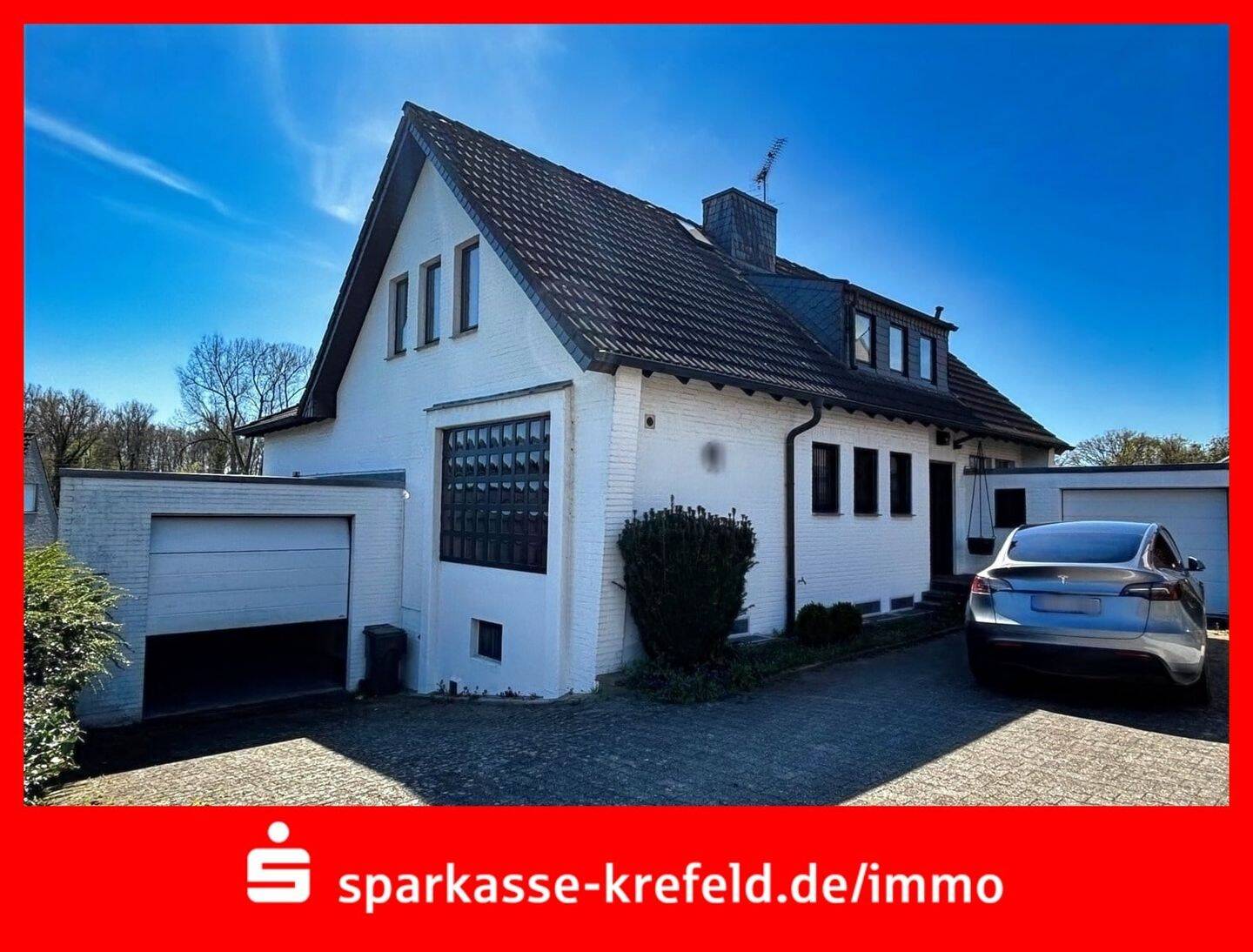 Thumbnail-Freistehendes Einfamilienhaus mit zwei Garagen