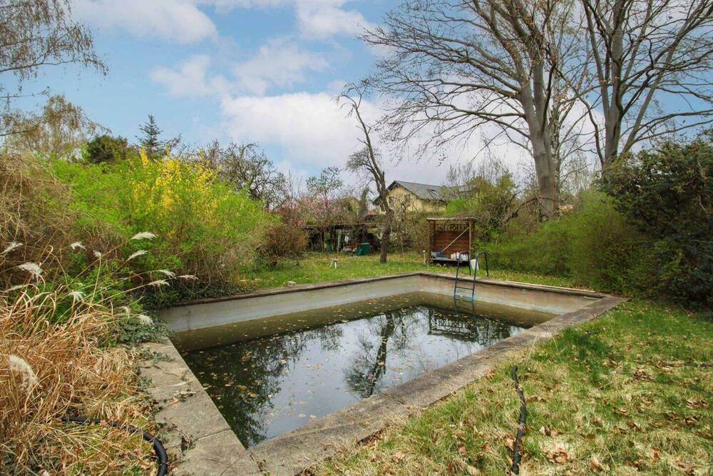 Grundstück (Pool)