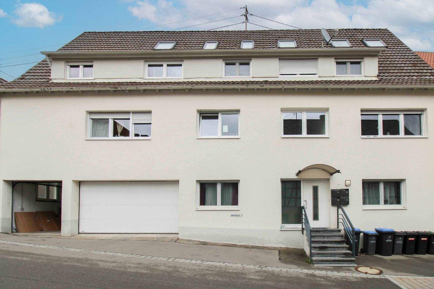 Thumbnail-Sofort einziehen oder vermieten - gepflegte 2-Zimmer-Stadtwohnung mit Garage in Böblingen-Dagersheim