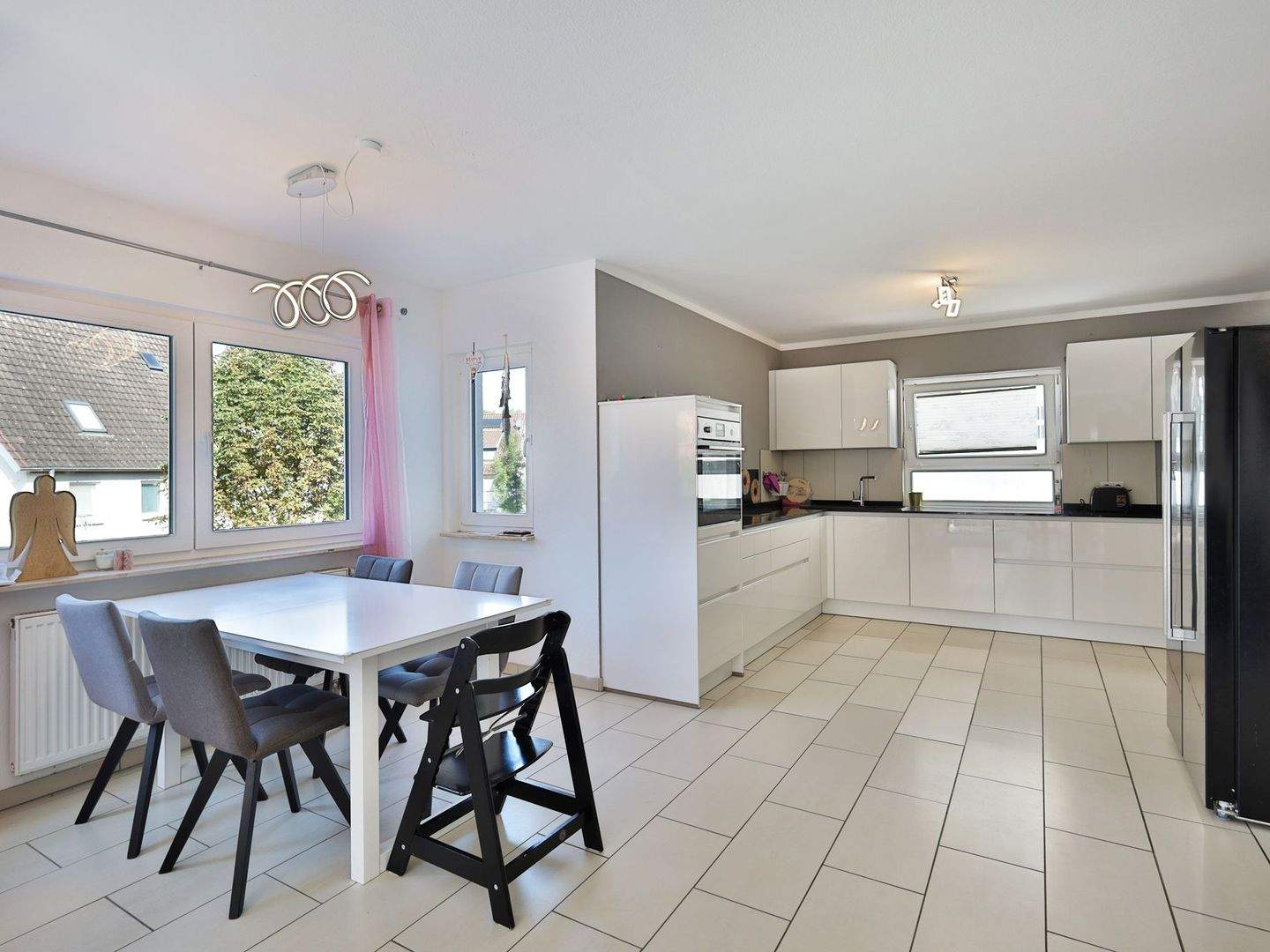 Thumbnail-Vollunterkellertes Einfamilienhaus mit moderner Küche und großer Sonnenterrasse!