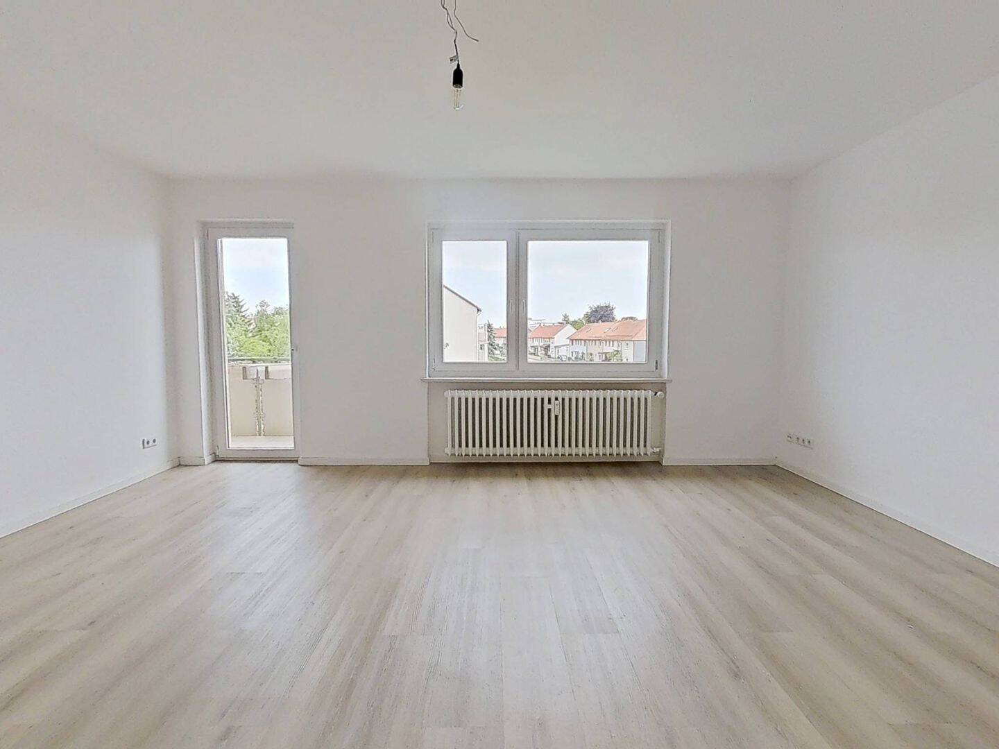 Thumbnail-Perfekt für eine kleine Familie: Große 4-Zimmer-Wohnung mit BALKON in ruhiger Lage