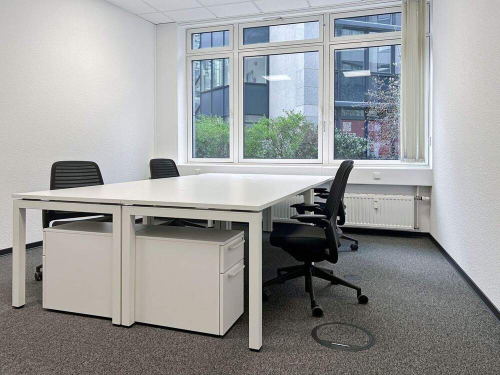 Thumbnail-Privater Büroraum für 1 Person in Regus Atrium