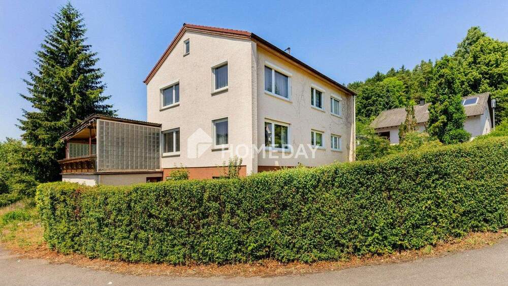 Thumbnail-Großzügiges Einfamilienhaus mit Einliegerwohnung, Garage & Loggia - viel Platz mit Potenzial