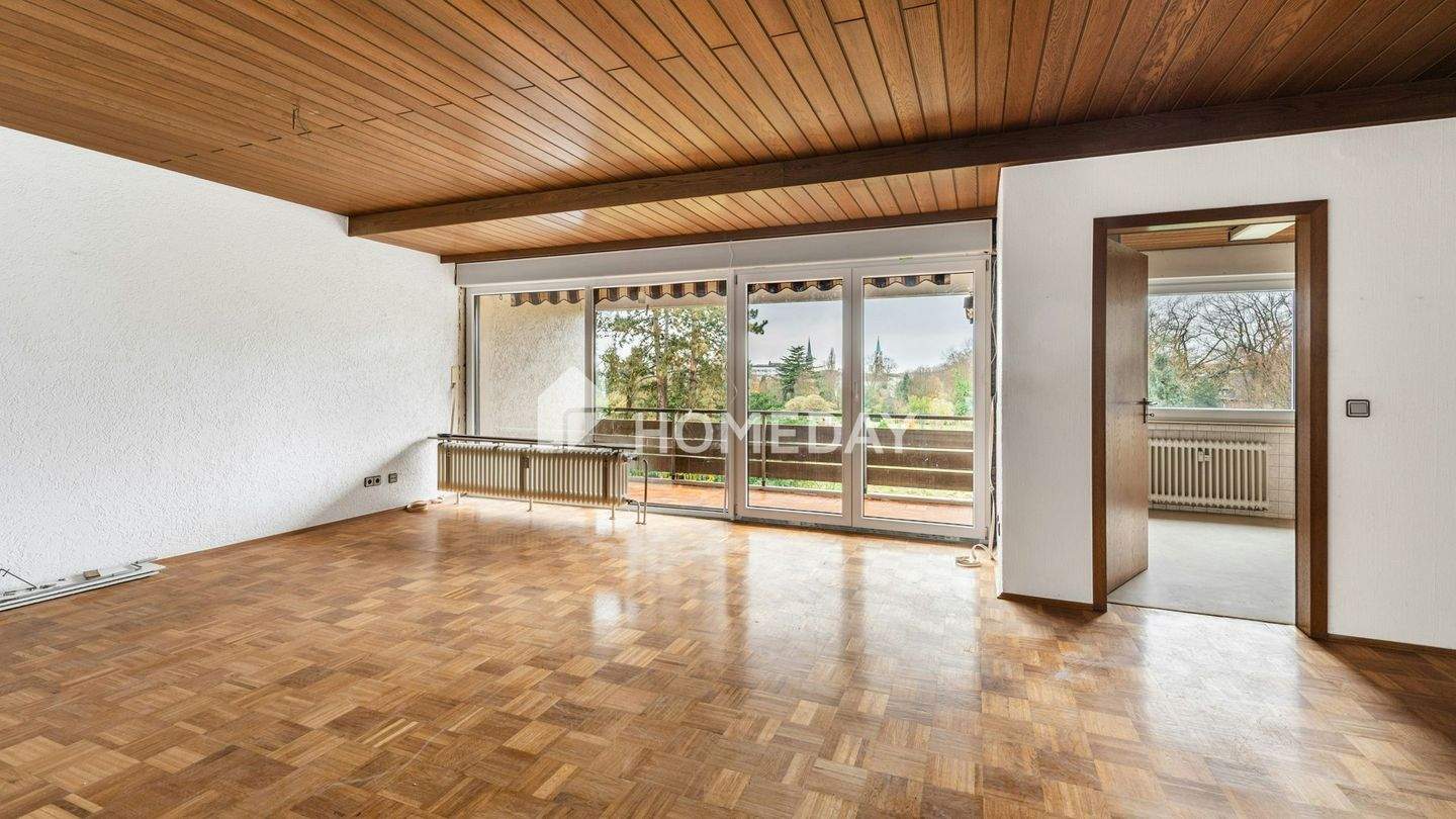 Thumbnail-Großzügige 115 m² Etagenwohnung mit zusätzlichem DG-Zimmer, Loggia und sofortiger Bezugsfreiheit