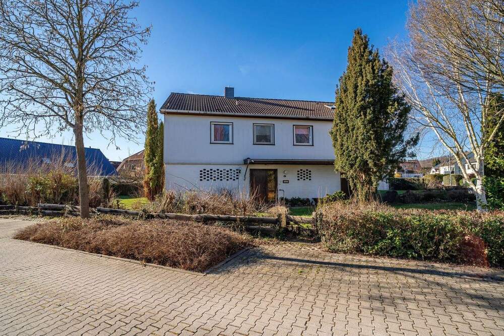 Thumbnail-Viel Platz zum Wohnen und Arbeiten – Einfamilienhaus mit Balkon, Terrasse und großem Gartengrundstück in Halle (Westf.)