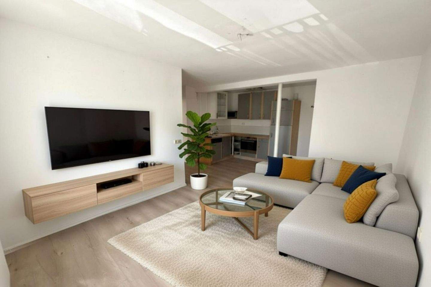 Thumbnail-Leerstehende 2 Zi. Wohnung mit PKW Stellplatz, Keller und toller Anbindung in Augsburg