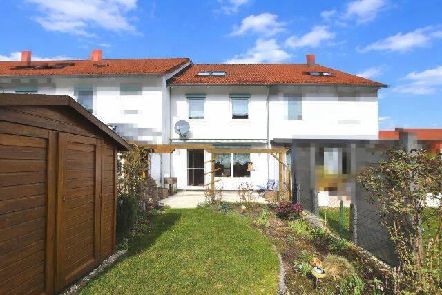 Thumbnail-Charmantes Reihenmittelhaus auf einem ca. 118 m² großen Grundstück zu verkaufen.